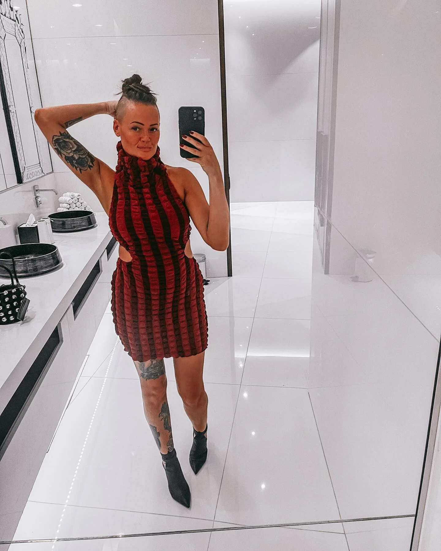 Happy birthday to my beautiful wife.... You are the best one-of-a-kind! I love what we are, what we have become and what we will be! ❤️

Vv&amp;ODD 😉