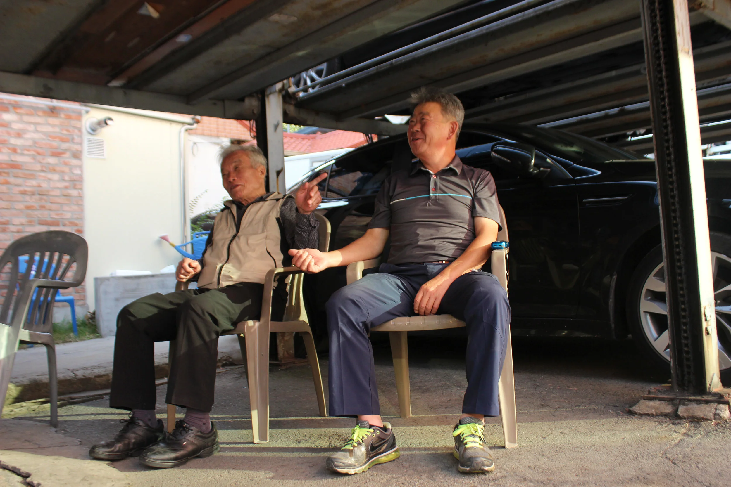 Garage Men. Seoul, South Korea, 2016.