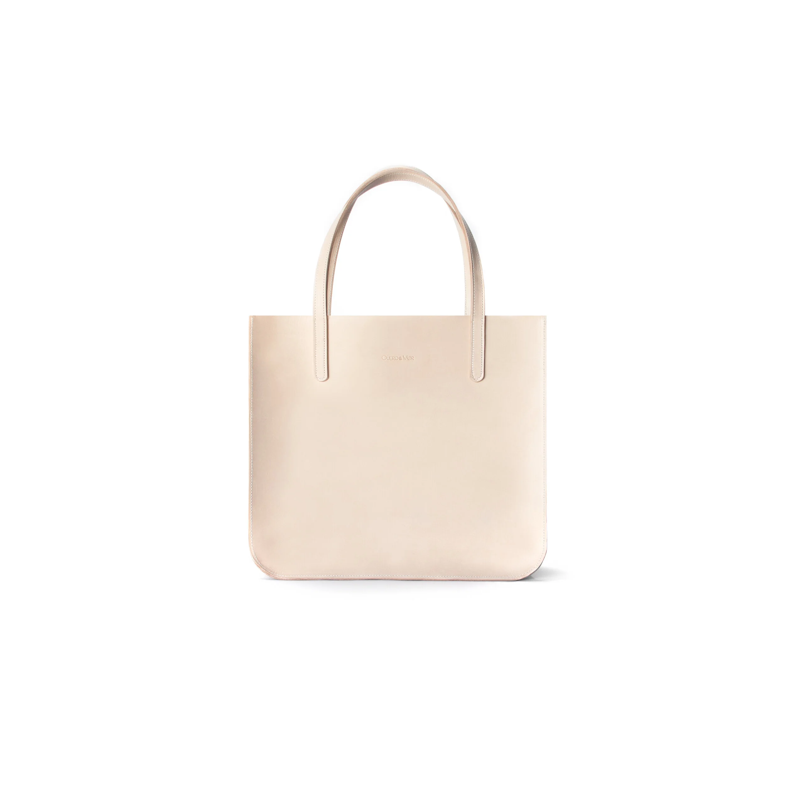 cuero-and-mor-product-Tote-L-Model-1-1-v1-FINAL.jpg