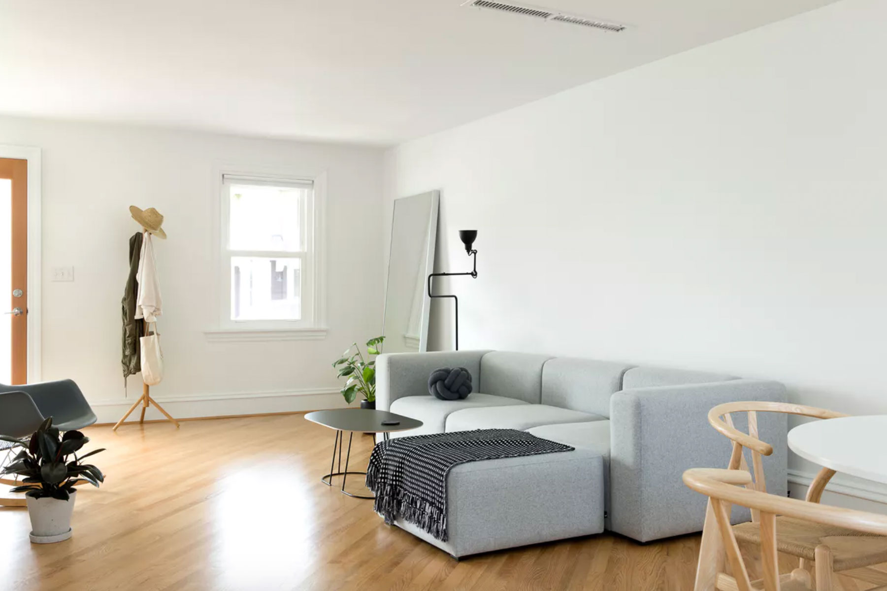 minimal-rowhouse_richmond-virginia-natural-light-photoshoot-location-10.jpg