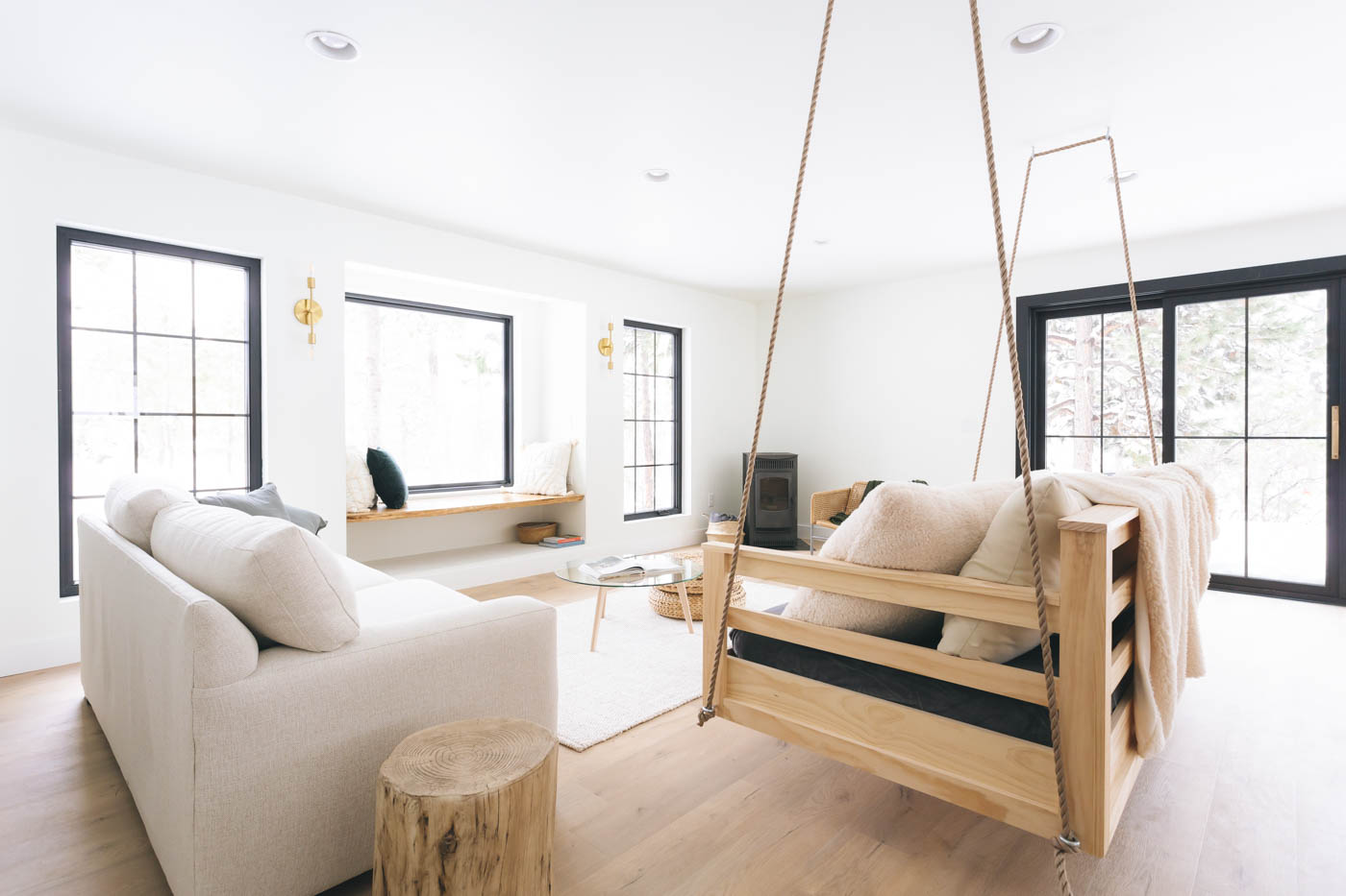 ScandinavianDomain-ColoradoSpringsCO-natural-light-photography-studio-lifestyle-photoshoot-location-editorial-commercial-photography-16.jpg