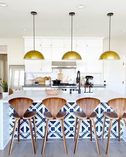 One minute you&rsquo;re on Pinterest looking for recipes, and the next thing you know you have the next kitchen reno planned down to the pendant light details 🙋🏽&zwj;♀️🤷🏽&zwj;♀️🙋🏽&zwj;♀️⠀⠀⠀⠀⠀⠀⠀⠀⠀
⠀⠀⠀⠀⠀⠀⠀⠀⠀
Anyone else?!⠀⠀⠀⠀⠀⠀⠀⠀⠀
⠀⠀⠀⠀⠀⠀⠀⠀⠀
Disco