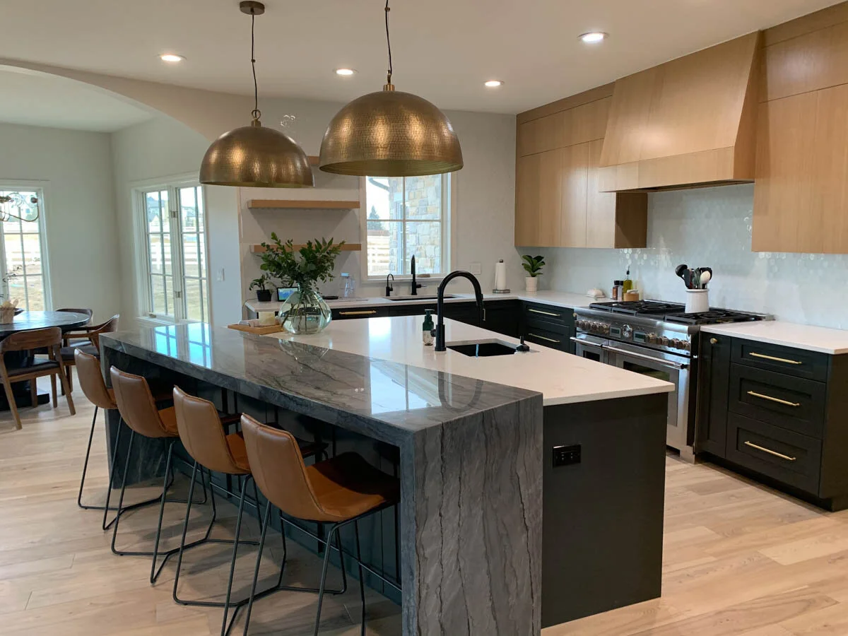 Bronze Vibes: $175/hr