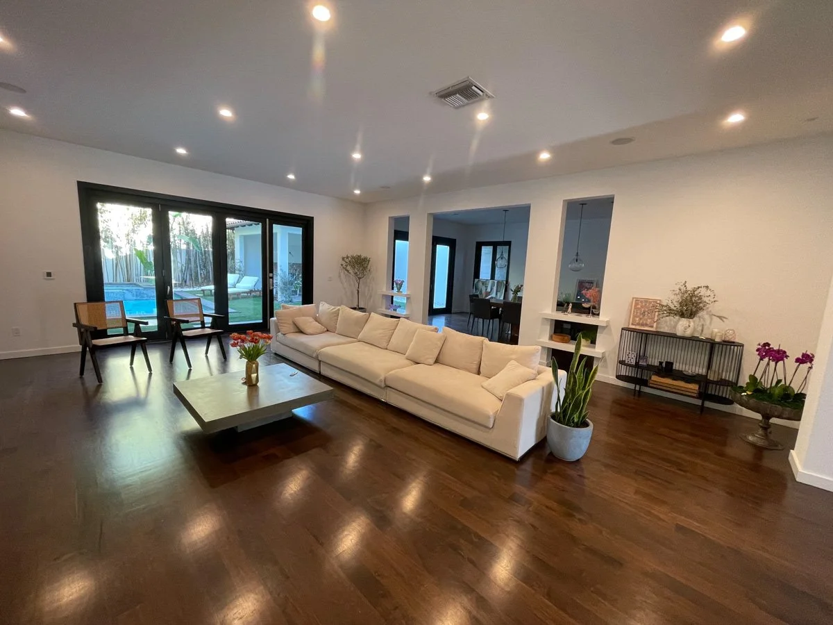 Villa Moderne: $160/hr