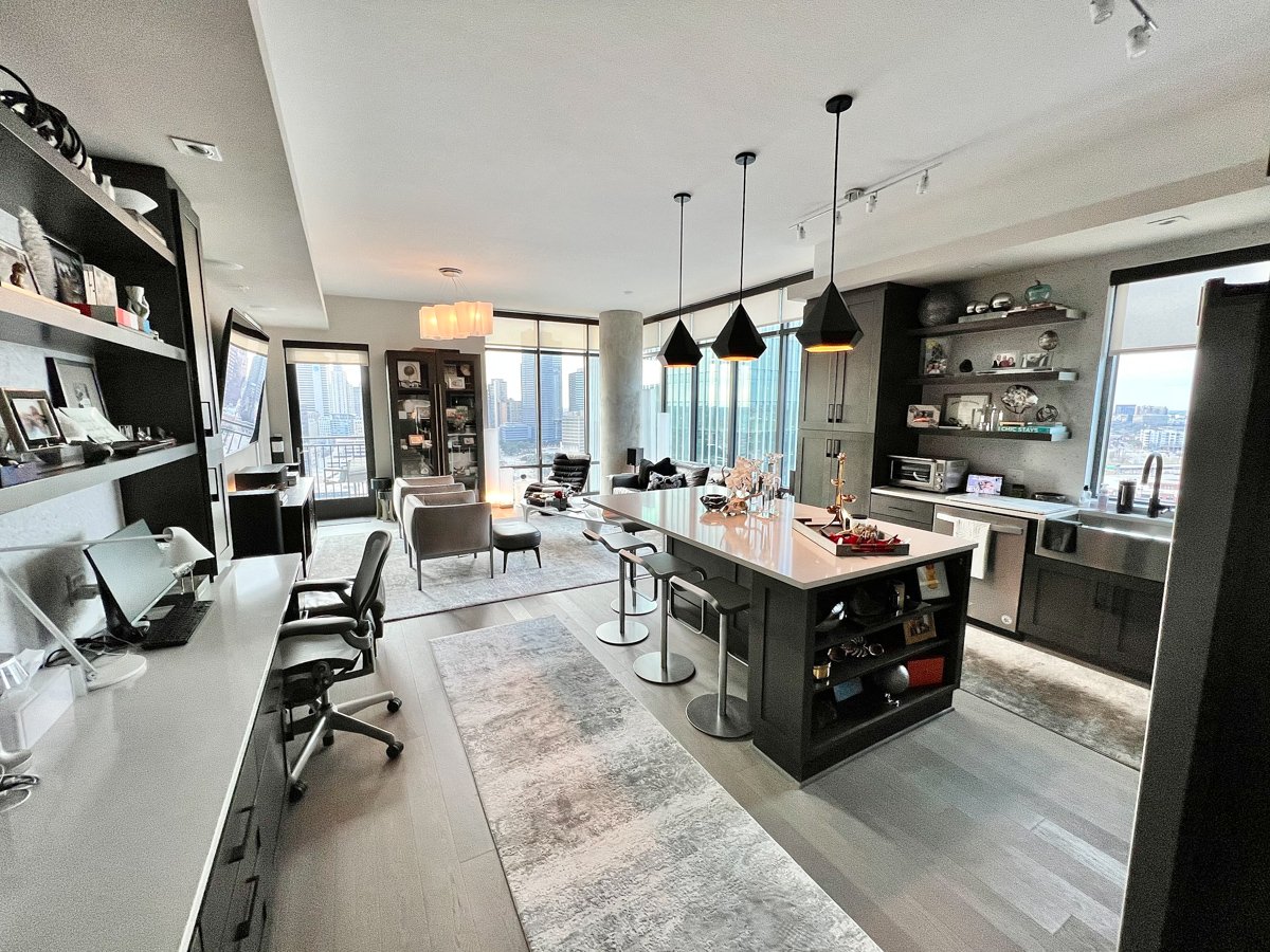 Downtown Dallas: $250/hr
