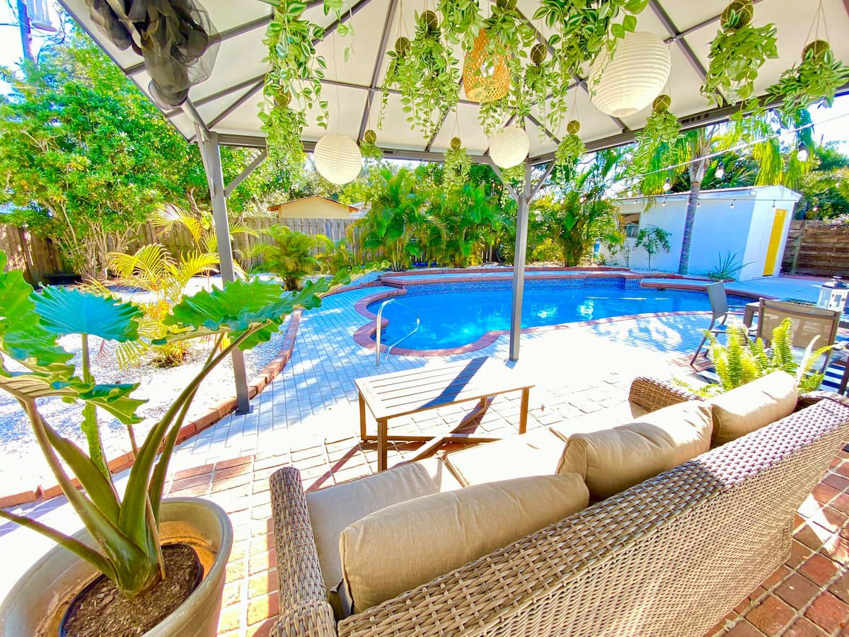 Tropical Villa-SarasotaFL-natural-light-photography-studio-lifestyle-photoshoot-location-editorial-commercial-photography-4.JPG