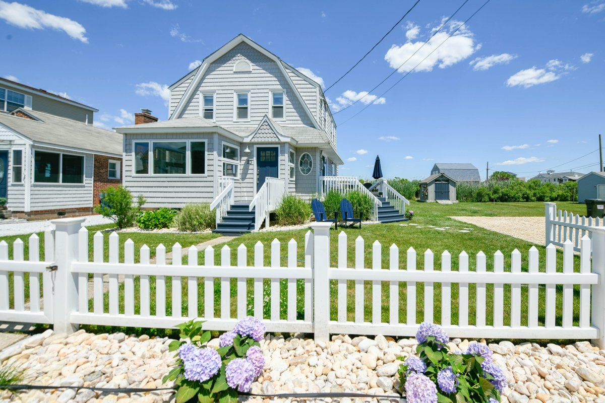 Coastal Vibe-Old SaybrookCT-natural-light-photography-studio-lifestyle-photoshoot-location-editorial-commercial-photography-1.jpg