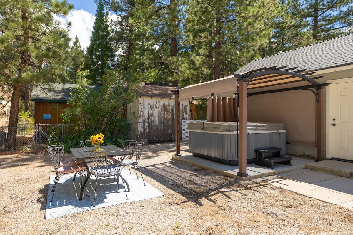 Rustic Haven-BigBearLakeCA-natural-light-photography-studio-lifestyle-photoshoot-location-editorial-commercial-photography-20.jpg