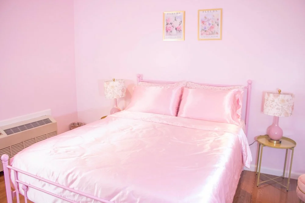 Pink Suite-WestNewYorkNJ-natural-light-photography-studio-lifestyle-photoshoot-location-editorial-commercial-photography-3.jpg