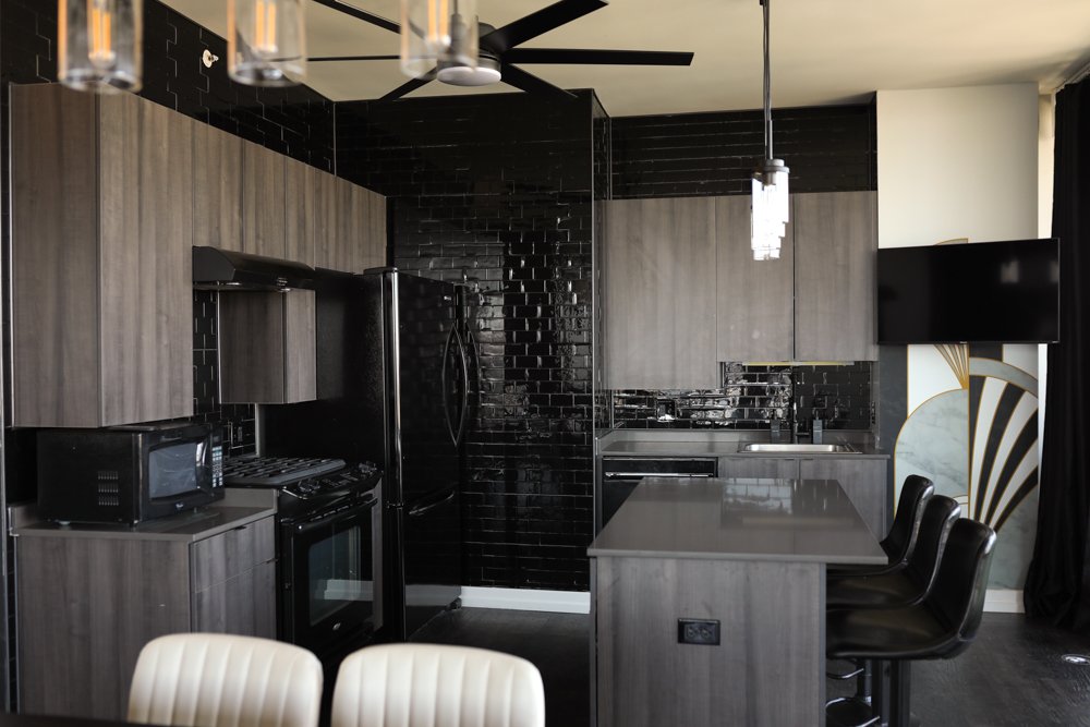 Lux Retreat-ChicagoIL-natural-light-photography-studio-lifestyle-photoshoot-location-editorial-commercial-photography-9.jpg