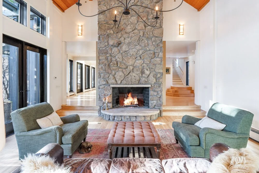 Riverlight House: $350/hr