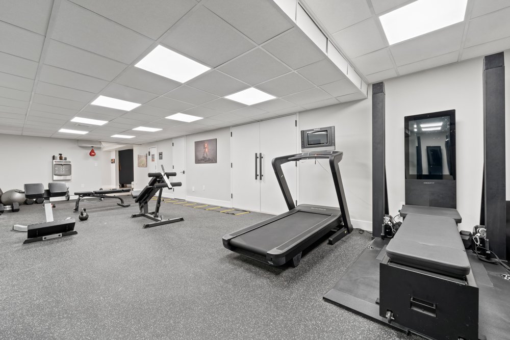 Hidden Oasis-LivingstonNJ-natural-light-photography-studio-lifestyle-photoshoot-location-editorial-commercial-photography-38.jpg