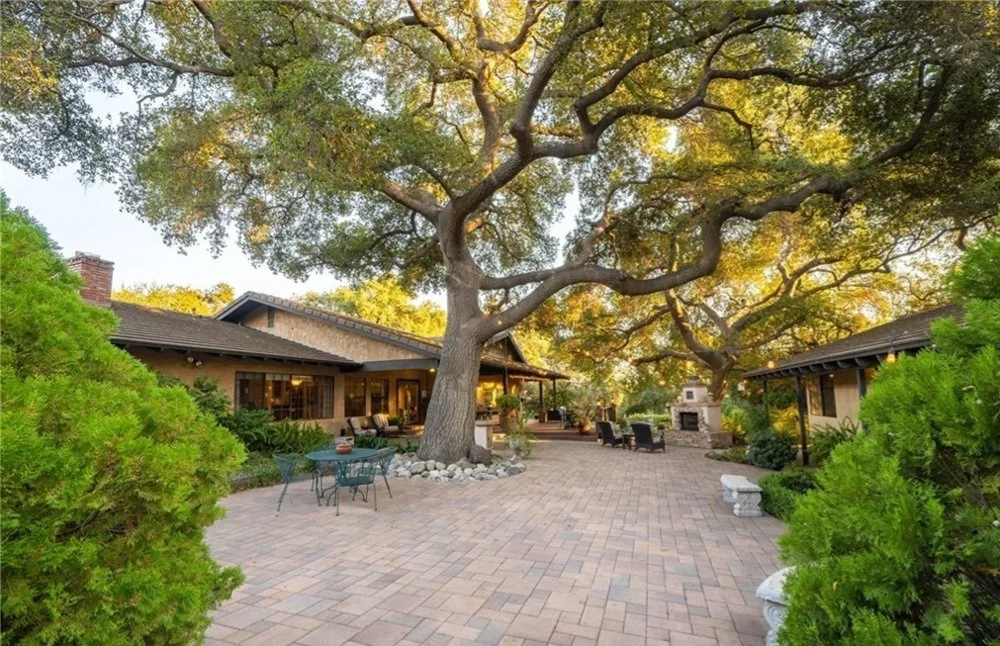 Hidden Manor-GlendoraCA-natural-light-photography-studio-lifestyle-photoshoot-location-editorial-14.jpg