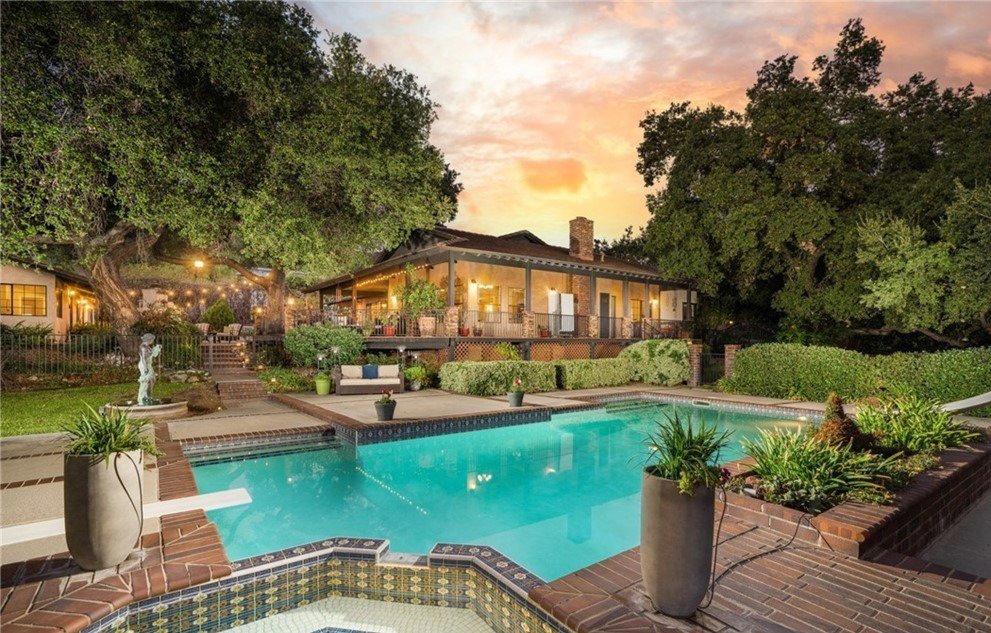 Hidden Manor-GlendoraCA-natural-light-photography-studio-lifestyle-photoshoot-location-editorial-28.jpg