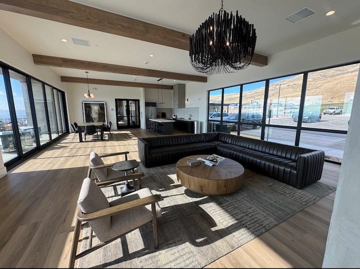 Soft Luxury-LehiUT-natural-light-photography-studio-lifestyle-photoshoot-location-editorial-16.jpg