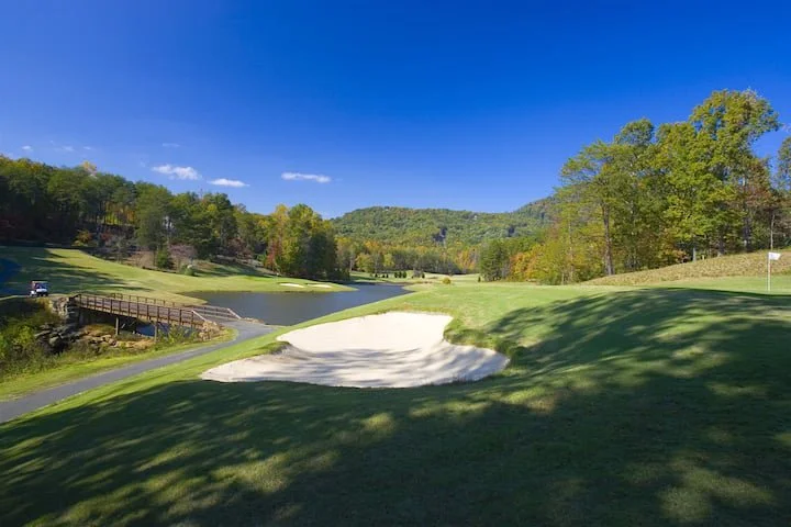 Quiet Ridge-Lake LureNC-natural-light-photography-studio-lifestyle-photoshoot-location-editorial-2.jpg