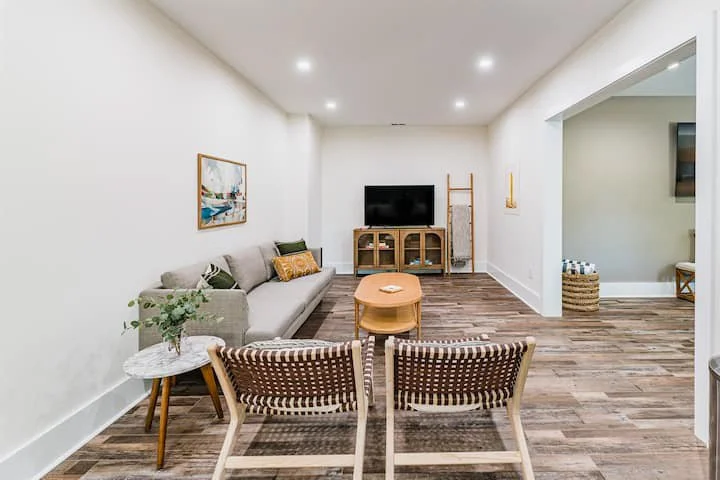 Quiet Ridge-Lake LureNC-natural-light-photography-studio-lifestyle-photoshoot-location-editorial-4.jpg