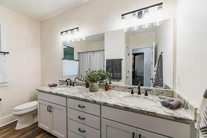 Quiet Ridge-Lake LureNC-natural-light-photography-studio-lifestyle-photoshoot-location-editorial-11.jpg