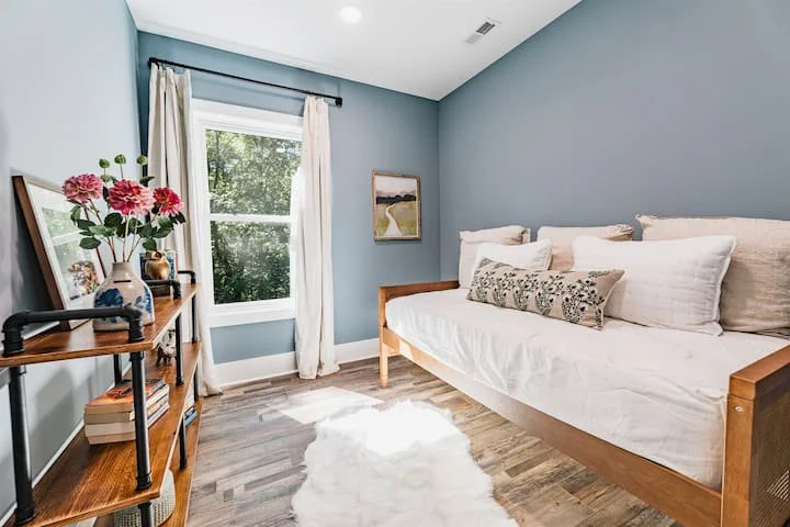 Quiet Ridge-Lake LureNC-natural-light-photography-studio-lifestyle-photoshoot-location-editorial-20.jpg