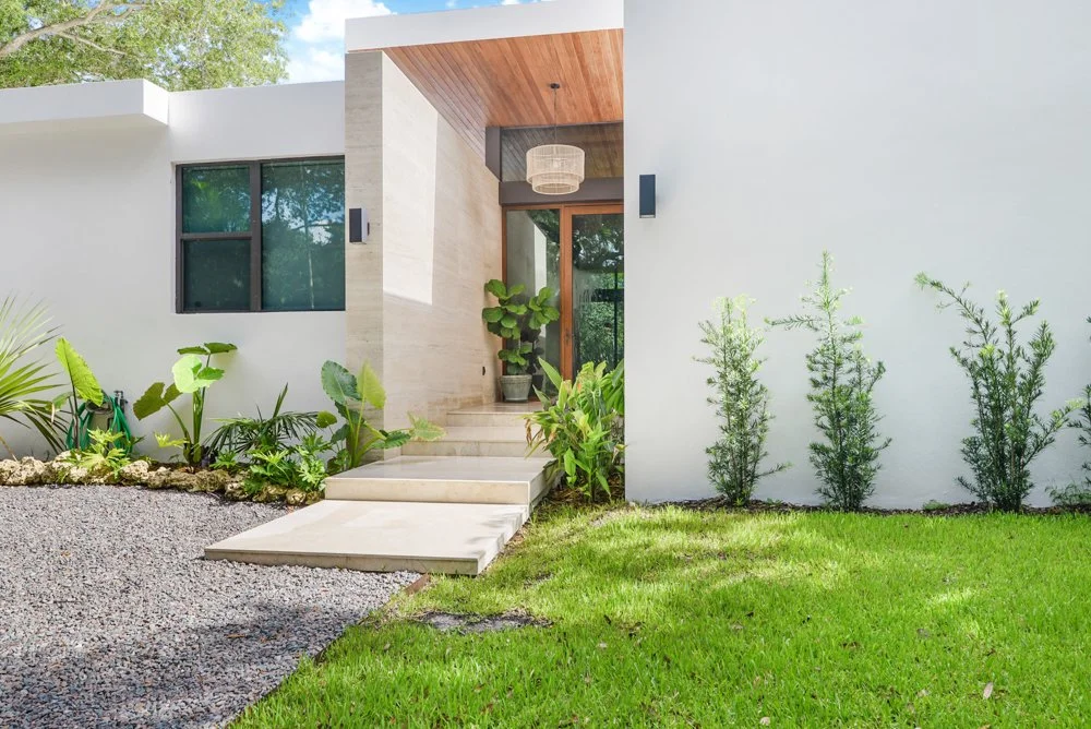 Lush Sanctuary-MiamiFL-natural-light-photography-studio-lifestyle-photoshoot-location-editorial-1.jpg