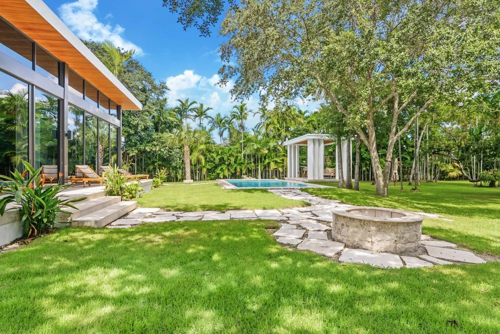 Lush Sanctuary-MiamiFL-natural-light-photography-studio-lifestyle-photoshoot-location-editorial-2.jpg