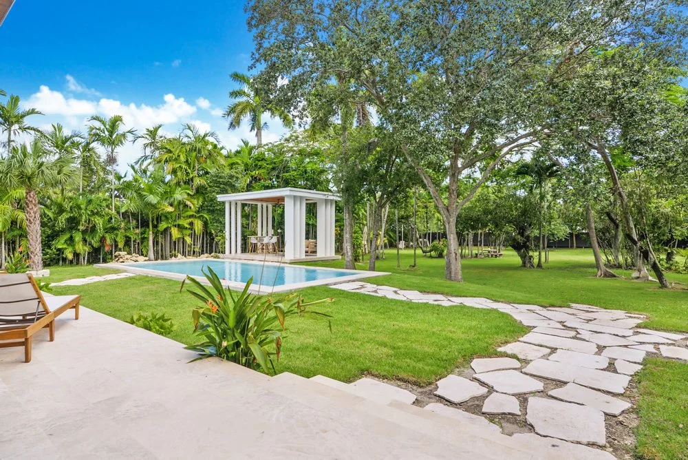 Lush Sanctuary-MiamiFL-natural-light-photography-studio-lifestyle-photoshoot-location-editorial-4.jpg