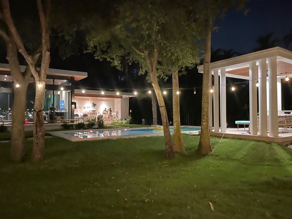 Lush Sanctuary-MiamiFL-natural-light-photography-studio-lifestyle-photoshoot-location-editorial-10.jpg