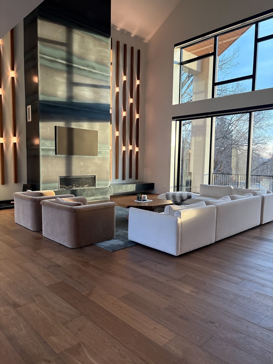 Modern Lumina: $250/hr