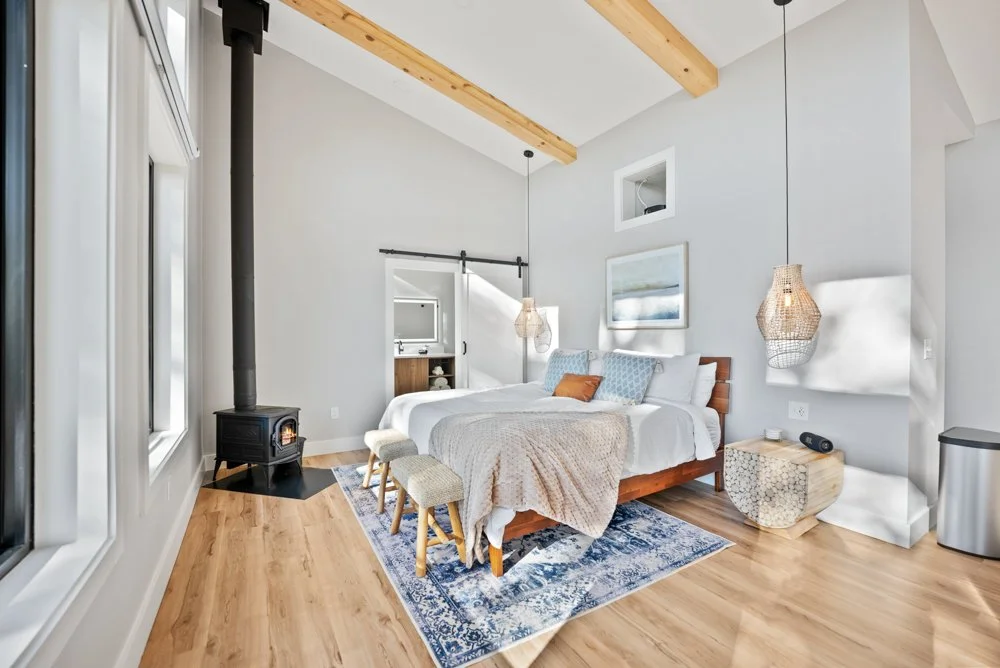 Spruce Retreat-ClydeNC-natural-light-photography-studio-lifestyle-photoshoot-location-editorial-2.jpg