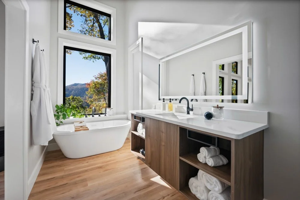 Spruce Retreat-ClydeNC-natural-light-photography-studio-lifestyle-photoshoot-location-editorial-14.jpg