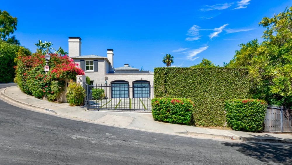 Timeless Grandeur-Los AngelesCAL-natural-light-photography-studio-lifestyle-photoshoot-location-editorial-3.jpg