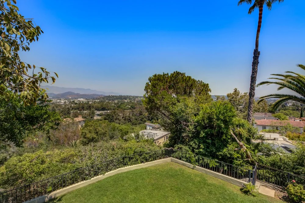 Timeless Grandeur-Los AngelesCAL-natural-light-photography-studio-lifestyle-photoshoot-location-editorial-30.jpg