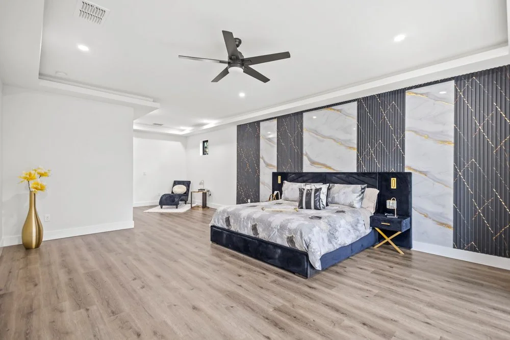 Skyline Modern-TampaFL-natural-light-photography-studio-lifestyle-photoshoot-location--4.jpg