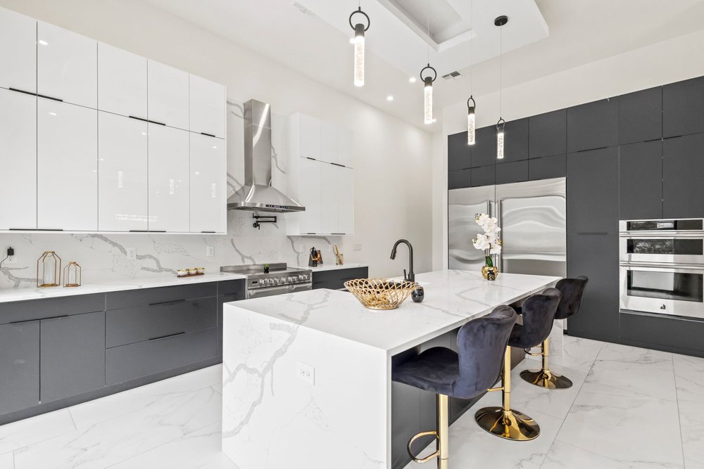 Skyline Modern-TampaFL-natural-light-photography-studio-lifestyle-photoshoot-location--7.jpg