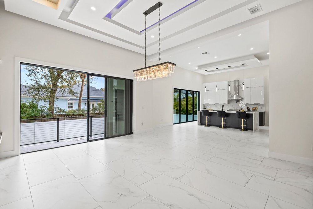 Skyline Modern-TampaFL-natural-light-photography-studio-lifestyle-photoshoot-location--9.jpg