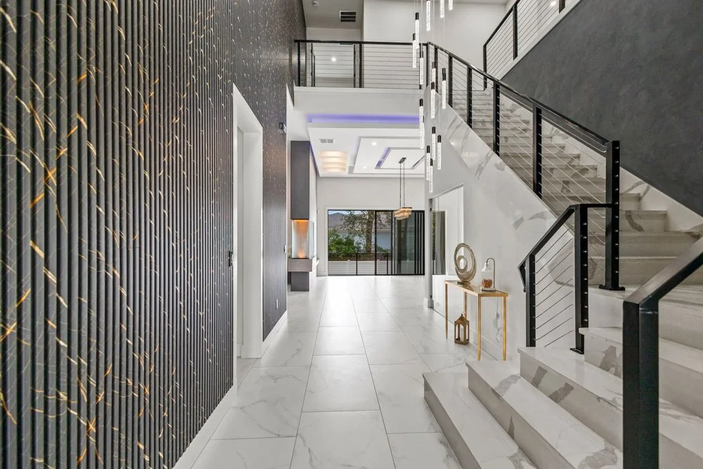 Skyline Modern-TampaFL-natural-light-photography-studio-lifestyle-photoshoot-location--11.jpg