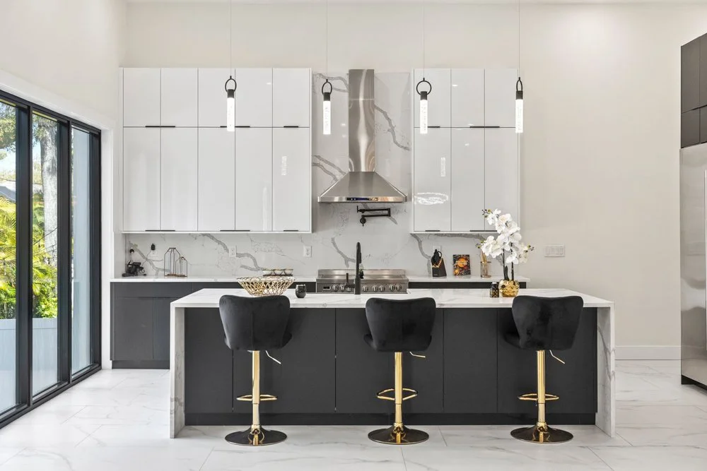 Skyline Modern-TampaFL-natural-light-photography-studio-lifestyle-photoshoot-location--15.jpg