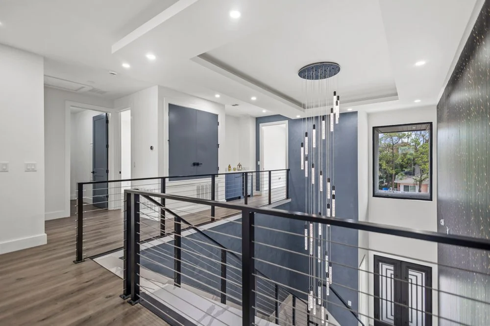 Skyline Modern-TampaFL-natural-light-photography-studio-lifestyle-photoshoot-location--18.jpg