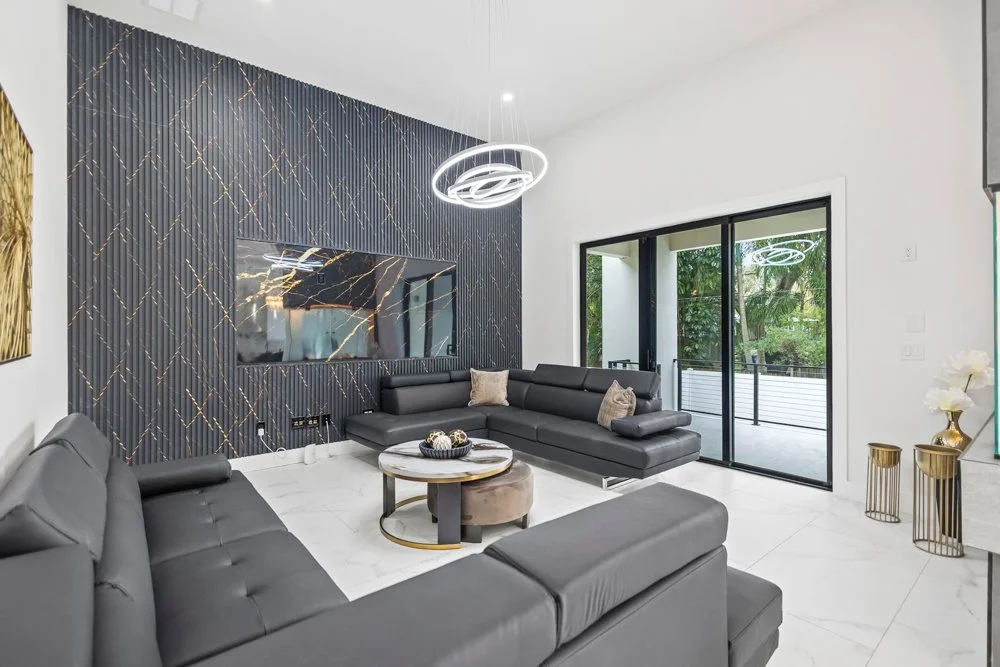 Skyline Modern-TampaFL-natural-light-photography-studio-lifestyle-photoshoot-location--25.jpg