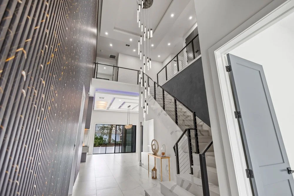 Skyline Modern-TampaFL-natural-light-photography-studio-lifestyle-photoshoot-location--27.jpg