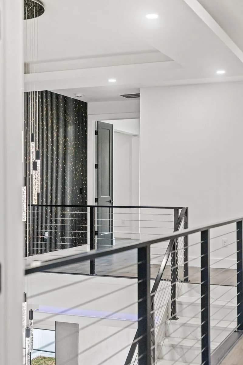 Skyline Modern-TampaFL-natural-light-photography-studio-lifestyle-photoshoot-location--34.jpg