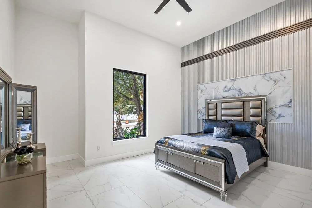 Skyline Modern-TampaFL-natural-light-photography-studio-lifestyle-photoshoot-location--38.jpg