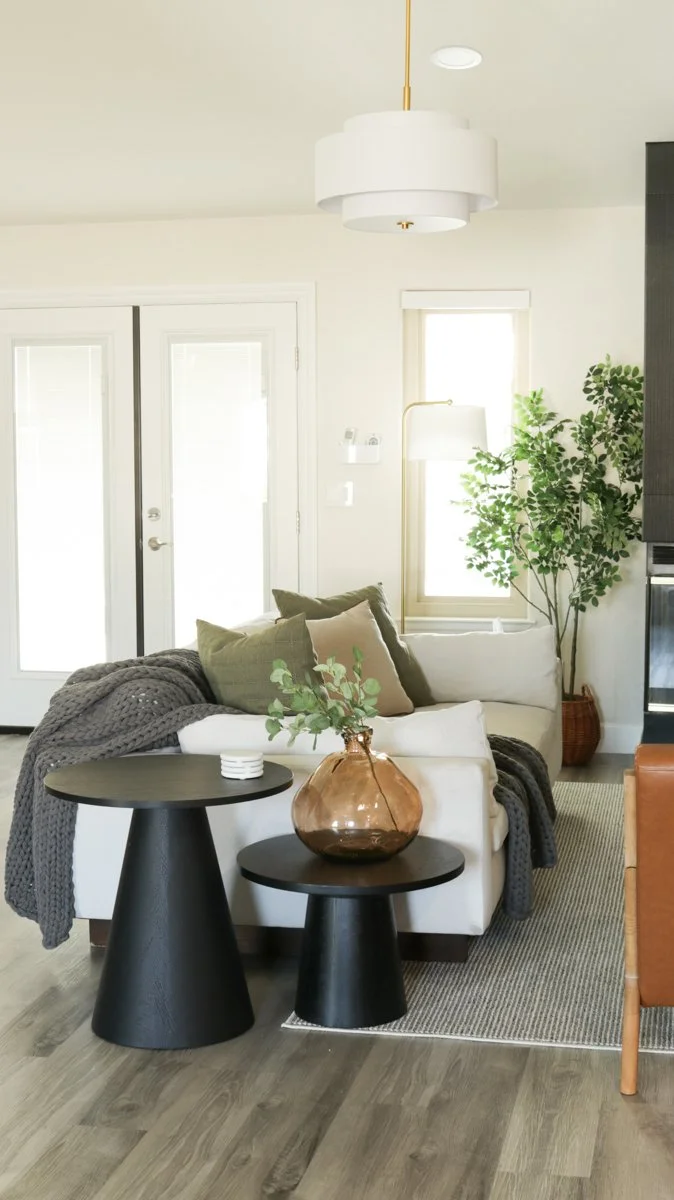 Calm Modern-Las VegasNV-natural-light-photography-studio-lifestyle-photoshoot-location--24.jpg