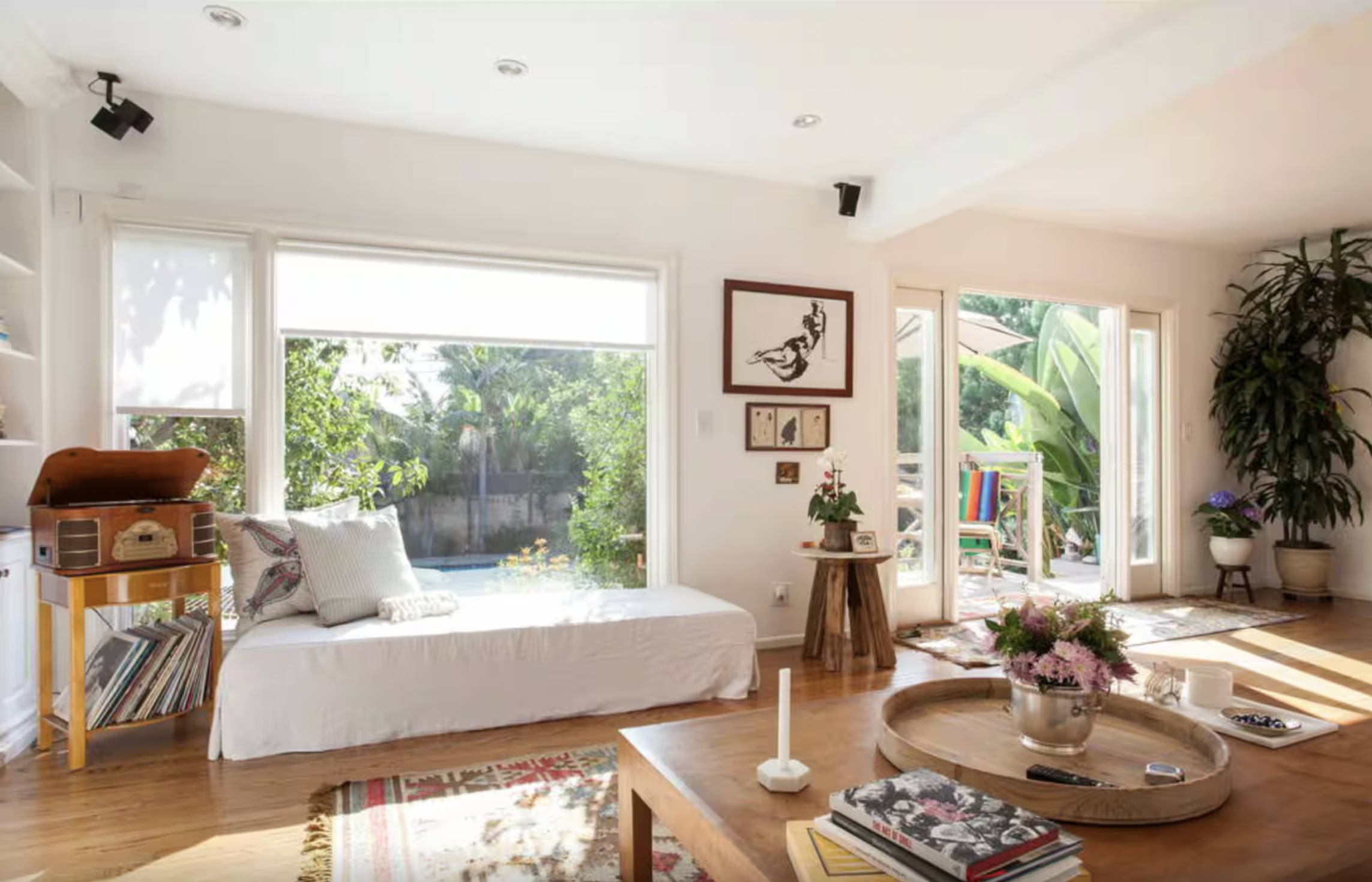 Calm Cottage-LosAngelesCA-natural-light-photography-studio-lifestyle-photoshoot-location-3.png