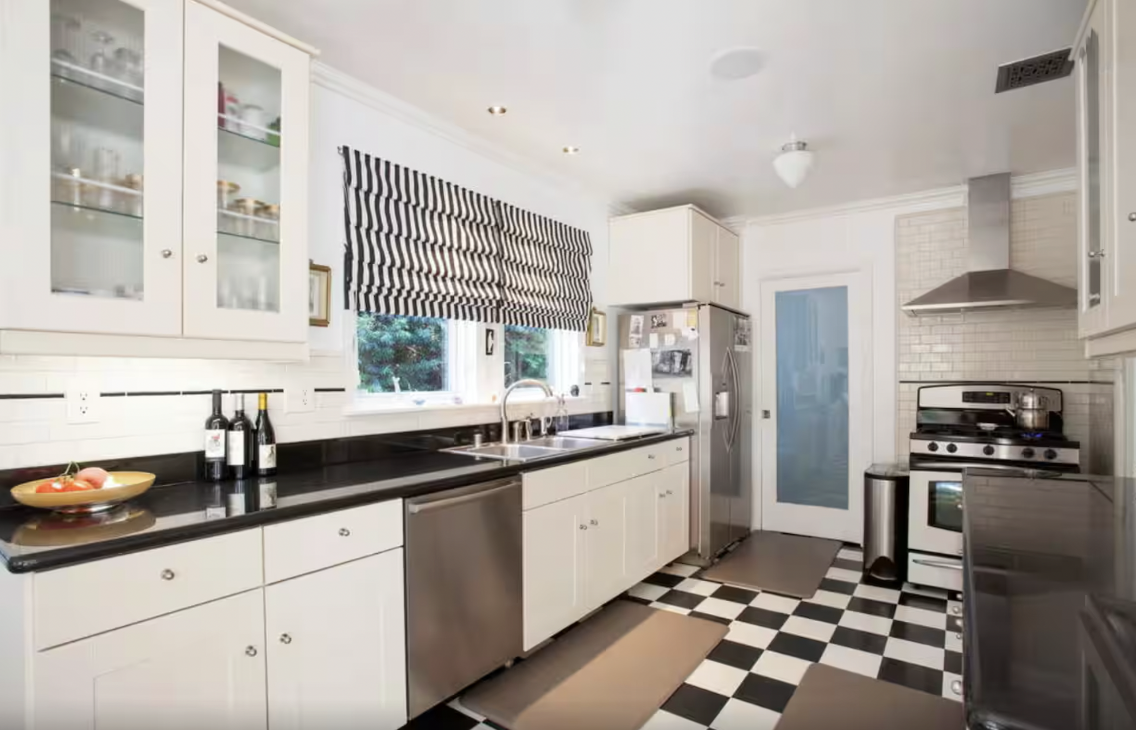 Calm Cottage-LosAngelesCA-natural-light-photography-studio-lifestyle-photoshoot-location-7.png