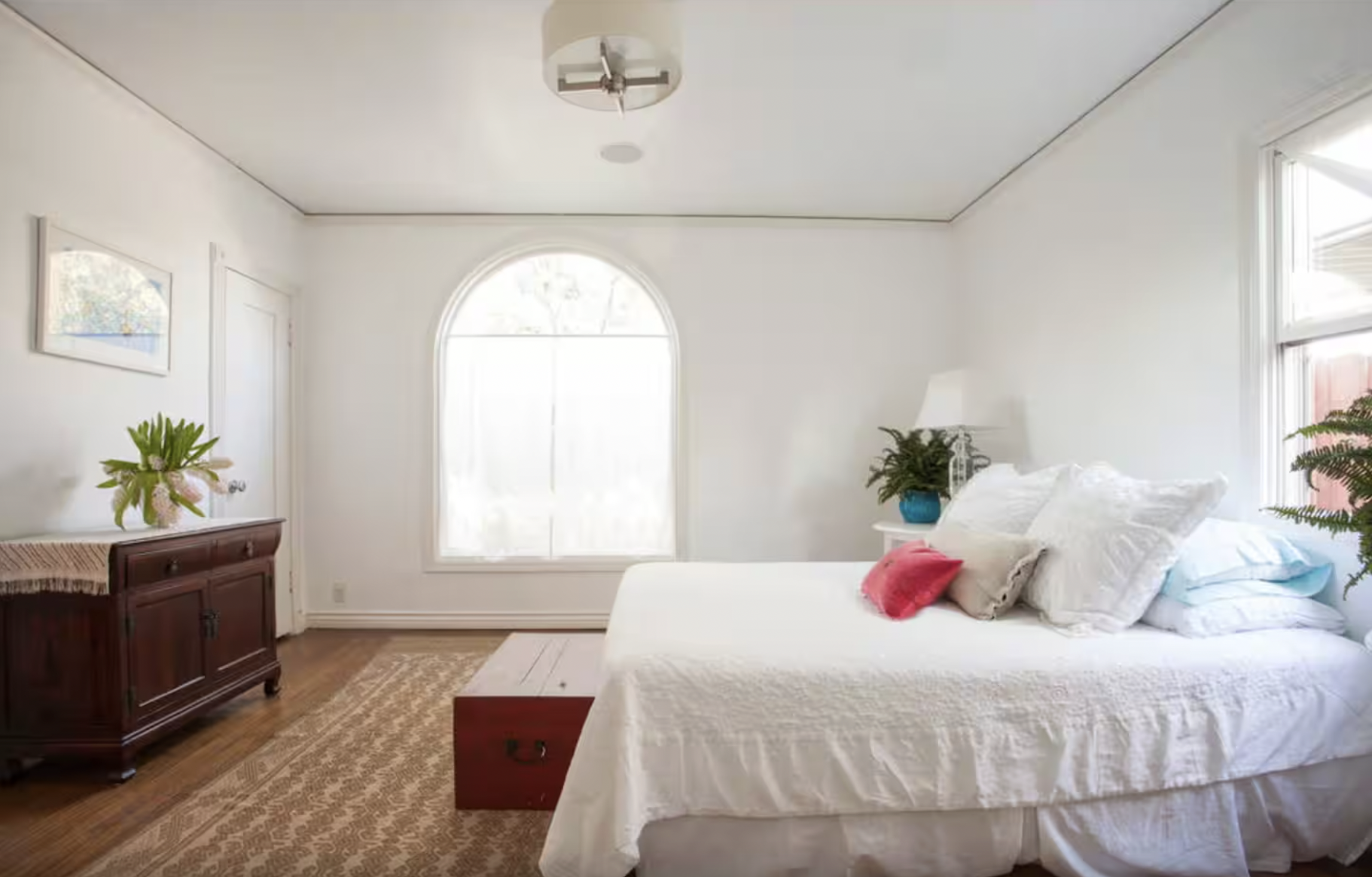 Calm Cottage-LosAngelesCA-natural-light-photography-studio-lifestyle-photoshoot-location-14.png
