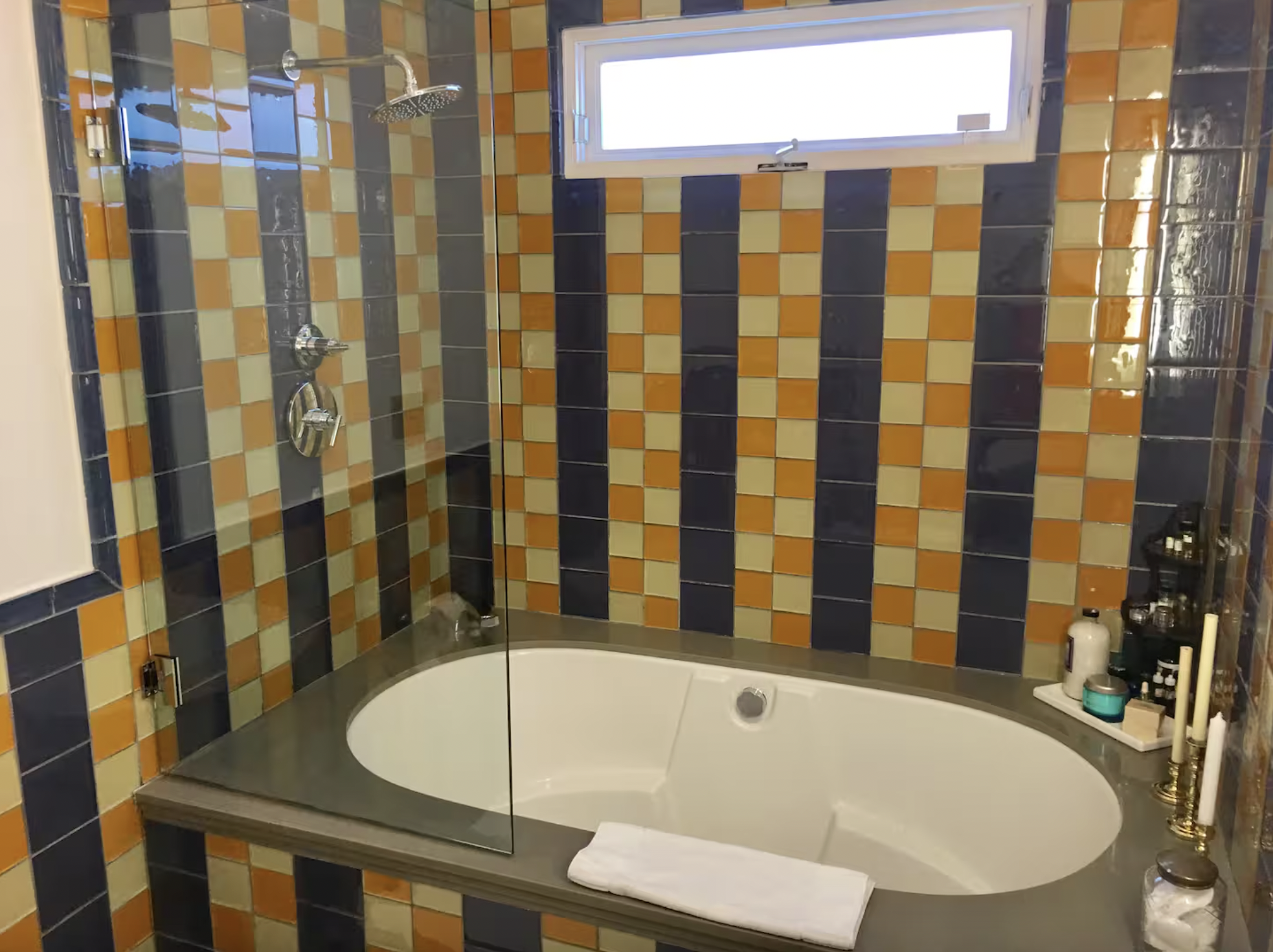 Calm Cottage-LosAngelesCA-natural-light-photography-studio-lifestyle-photoshoot-location-15.png