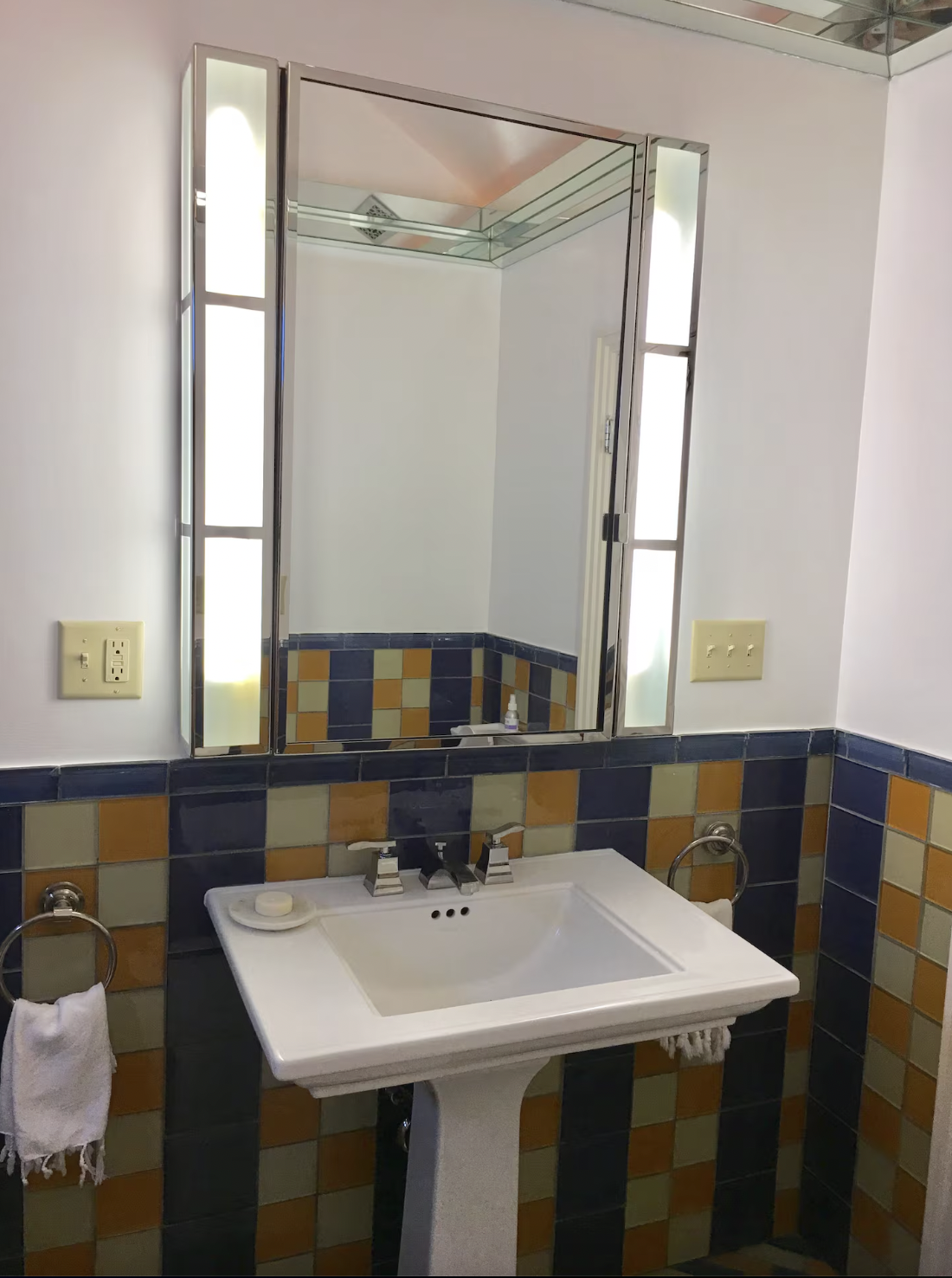 Calm Cottage-LosAngelesCA-natural-light-photography-studio-lifestyle-photoshoot-location-17.png