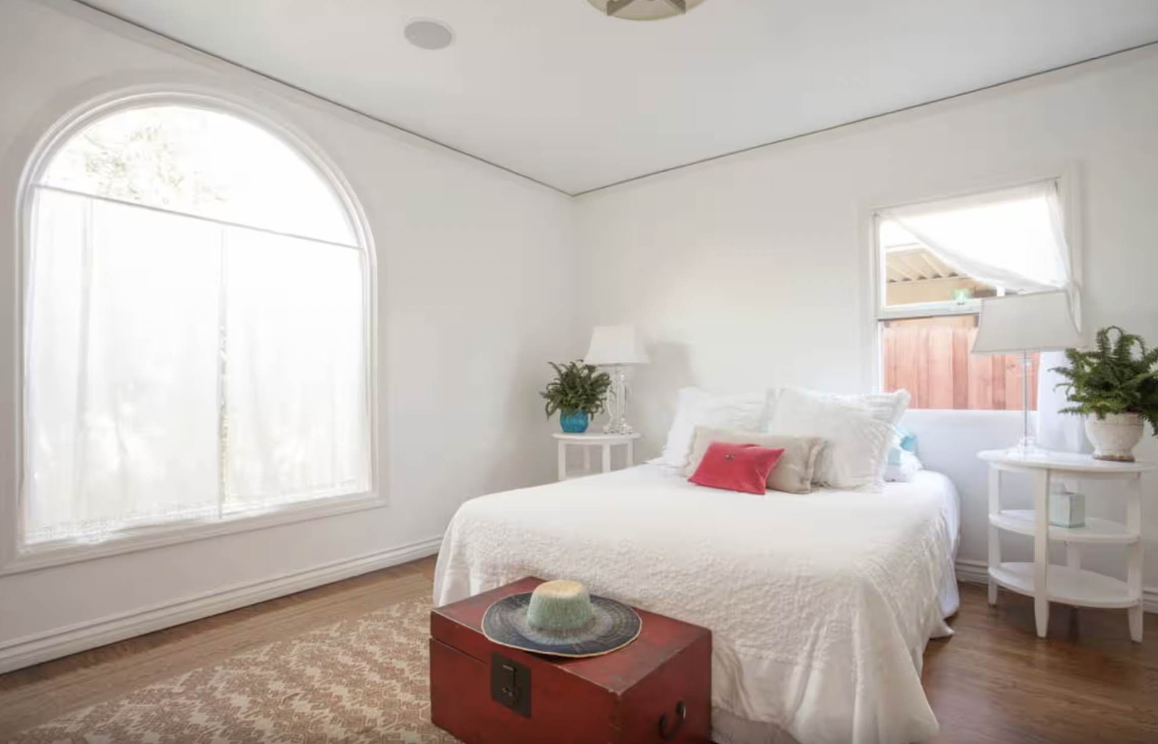 Calm Cottage-LosAngelesCA-natural-light-photography-studio-lifestyle-photoshoot-location-12.png