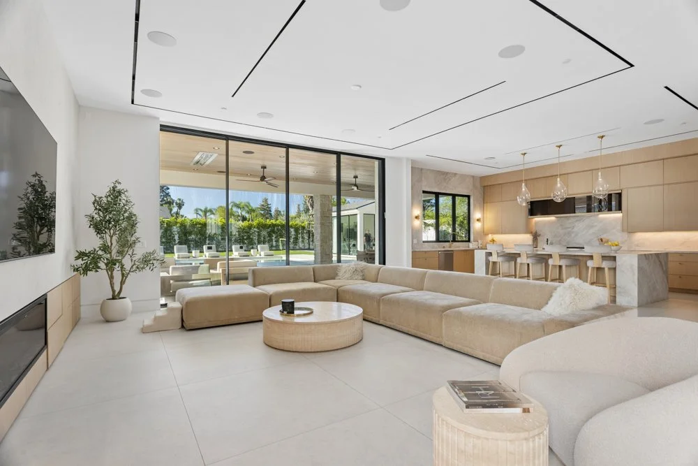 Green Court-Woodland HillsCA-natural-light-photography-studio-lifestyle-photoshoot-location--5.jpg